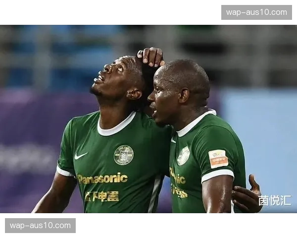 海港外援组合仍在磨合 安佩姆与克劳德融入进度缓慢